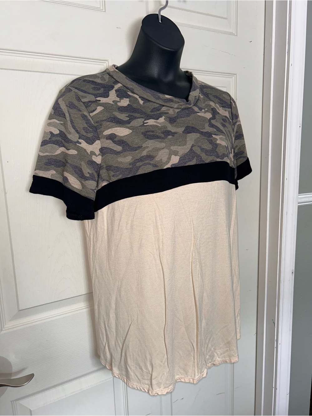 Camo Block Color Short Sleeve Tee in Green, Black, Cream